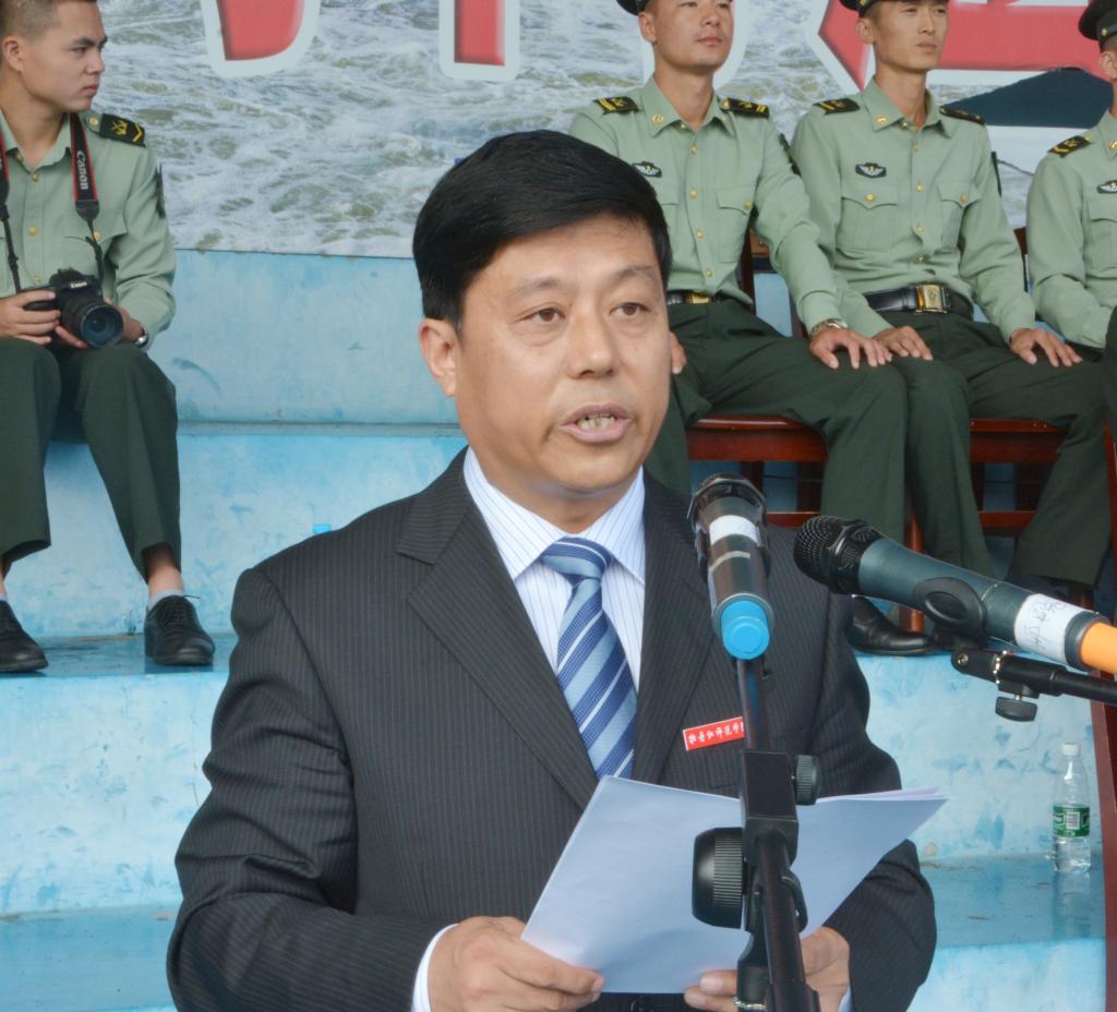 学校举行2016级本科生开学典礼暨军训总结表彰大会